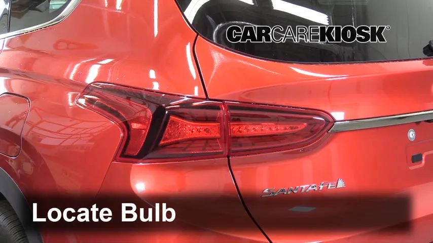 2020 Hyundai Santa Fe Limited 2.4L 4 Cyl. Éclairage Feux de position arrière (remplacer ampoule)